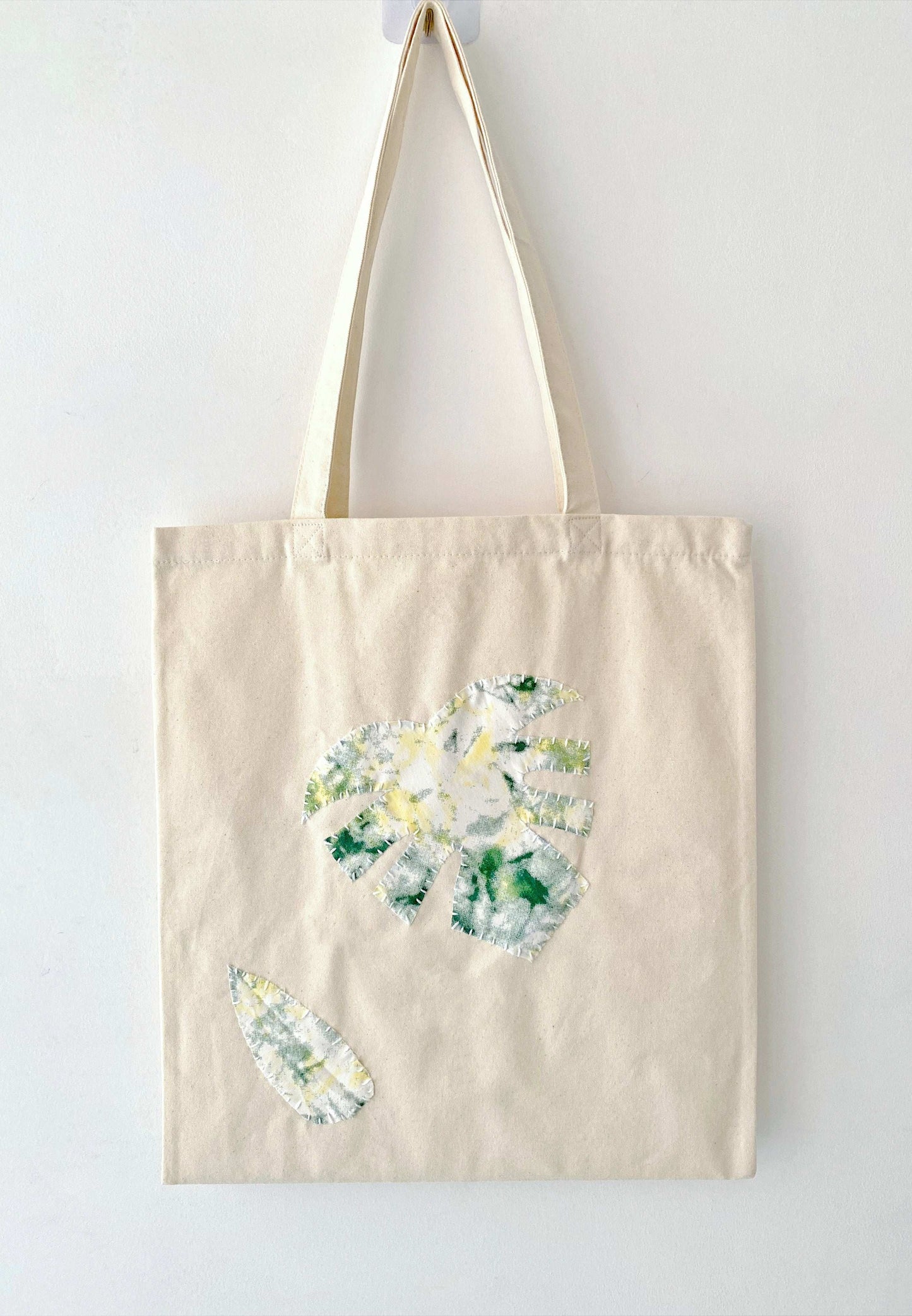 Artistic Heart Quilt Cotton Canvas Tote Bag For Fashion-Forward Individuals
