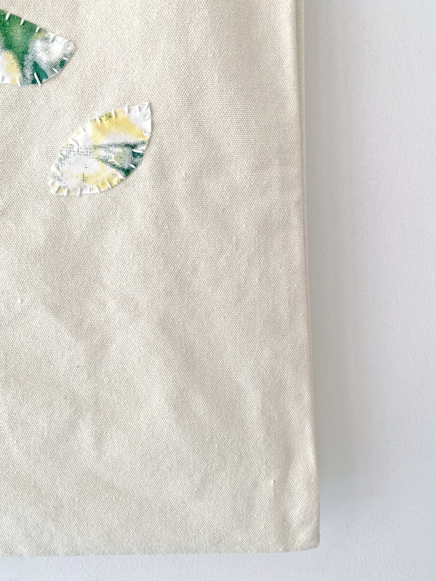 Durable And Washable Canvas Bag With DIY Sewn Floral Patterns