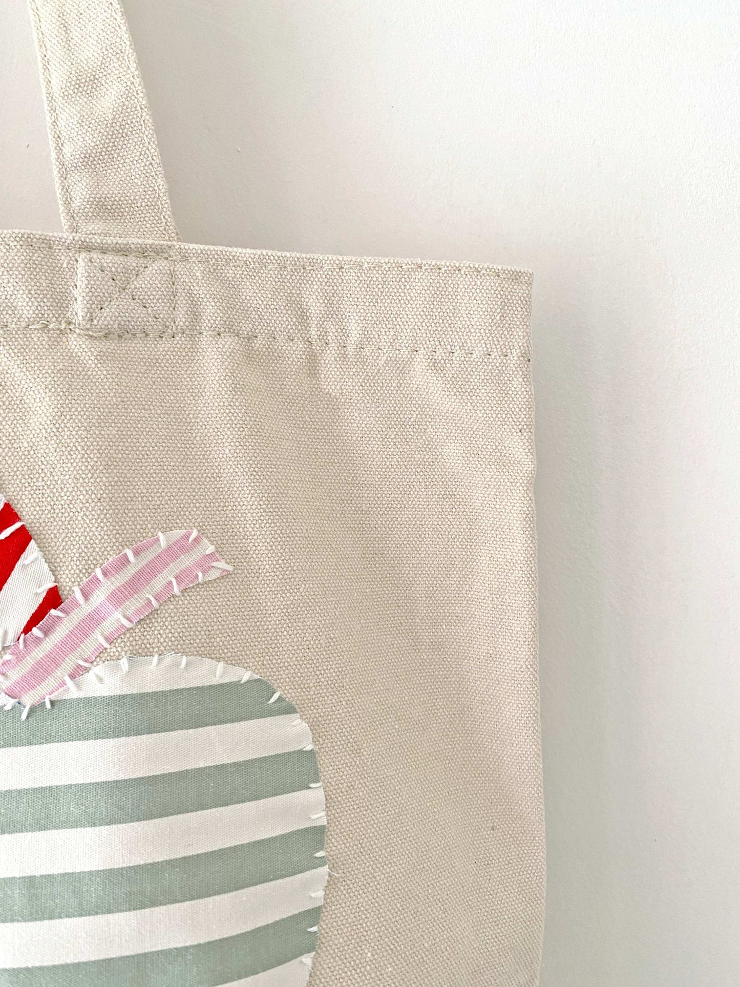 Vintage-Inspired DIY Patchwork Tote Bag for Handmade Lovers