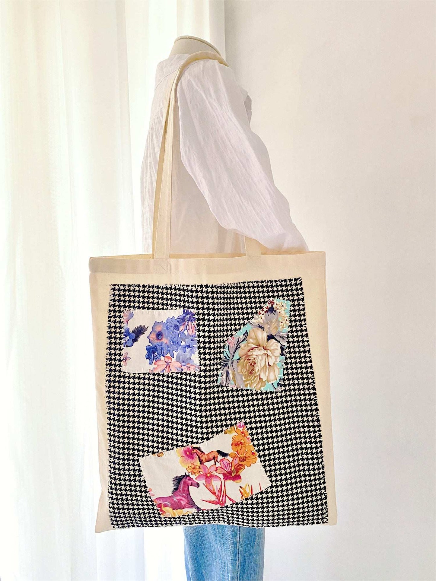 trendy women’s shoulder bag for daily commuting and errands