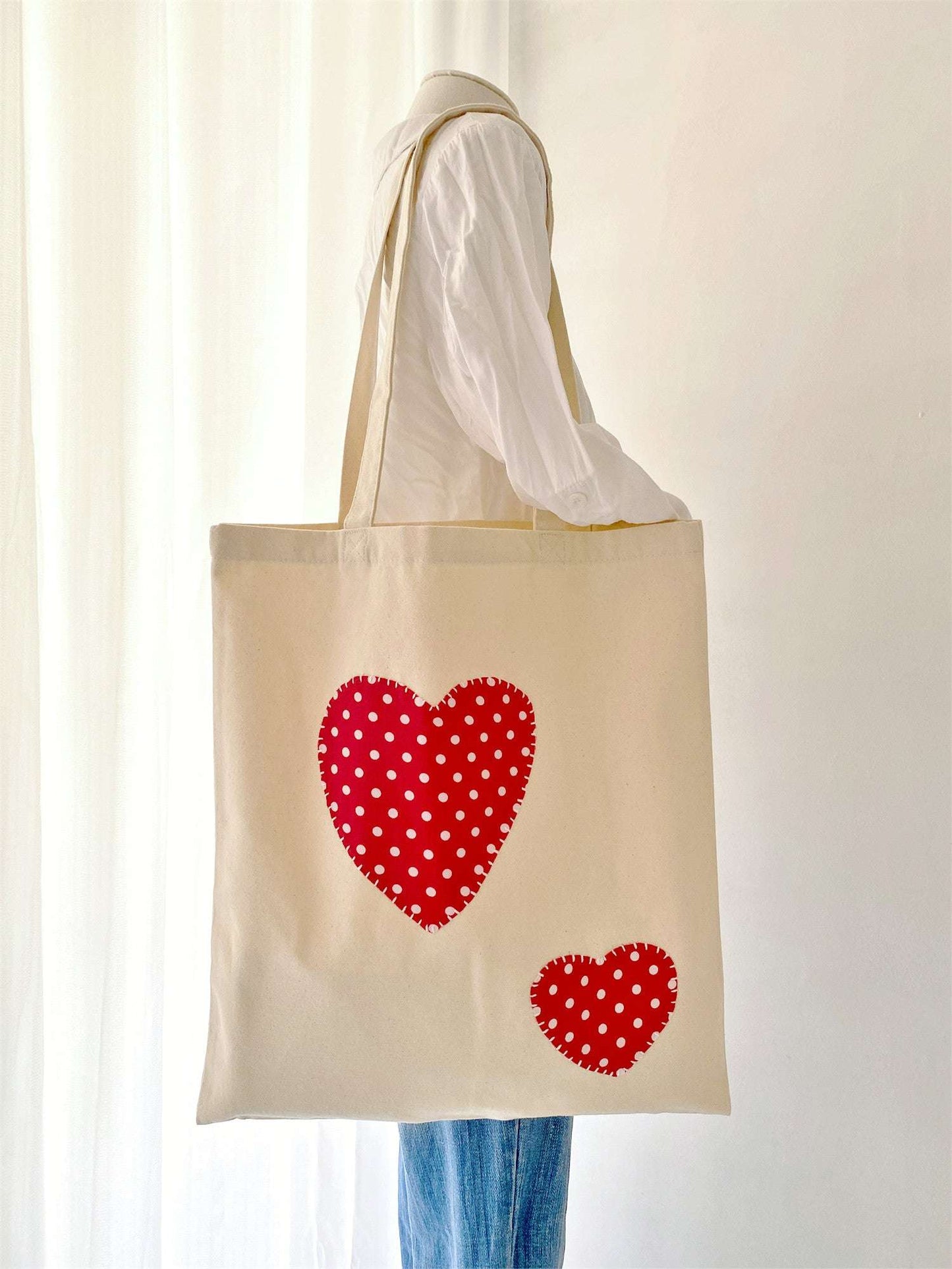 minimalist casual shoulder bag for women suitable for daily wear