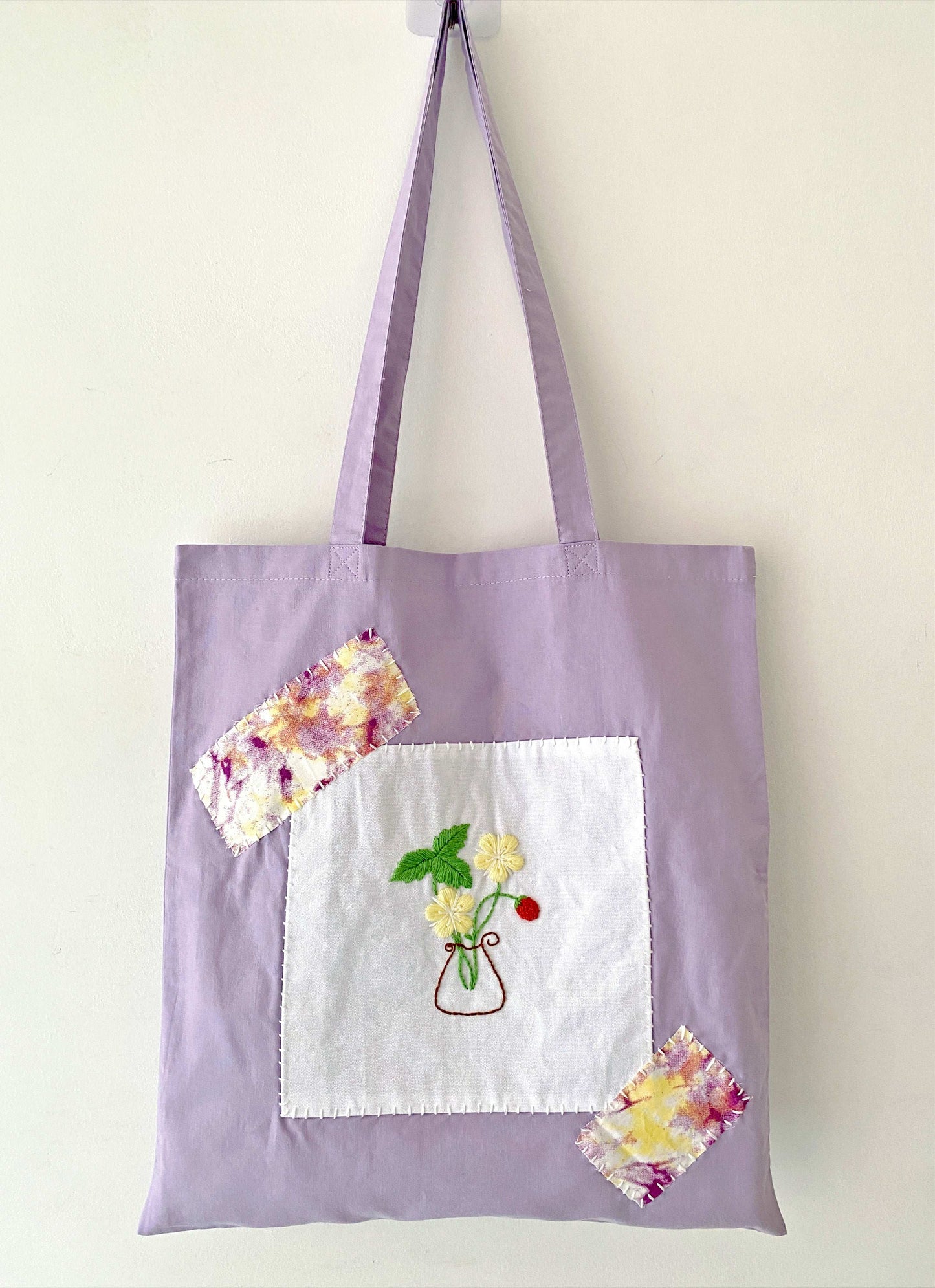 Lightweight sustainable shopping bag with artistic DIY embroidery