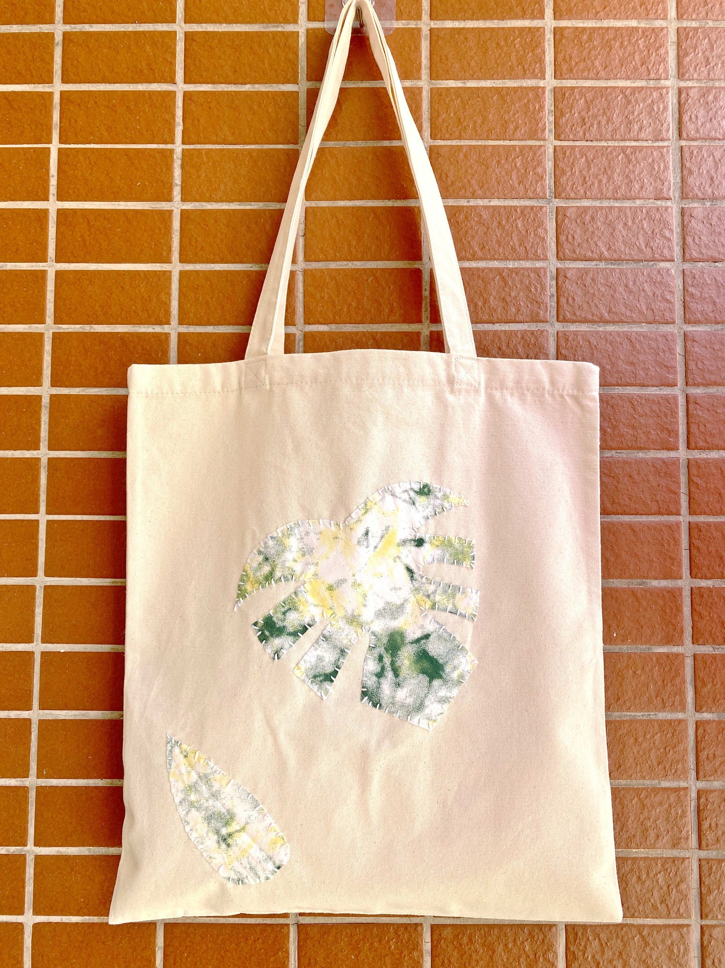 Sustainable gift idea: handmade organic cotton quilted shoulder bag