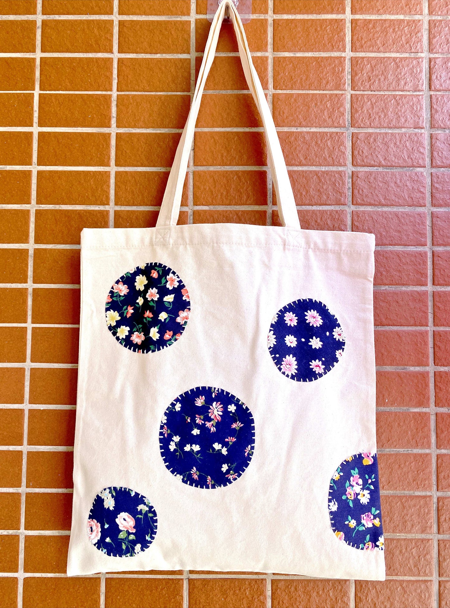 Eco-friendly personalized quilted shoulder bag sustainable gift