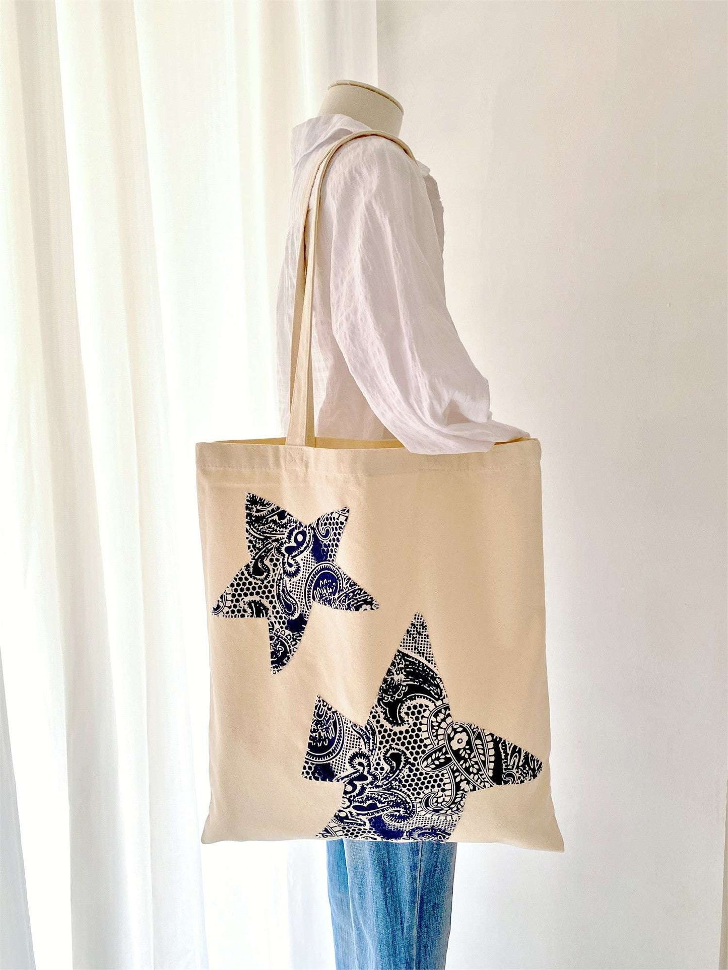 casual minimalist tote bag for women perfect for daily errands