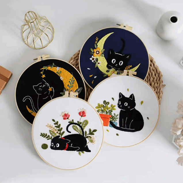 Handmade cat embroidery wall art for pet lovers' gifts