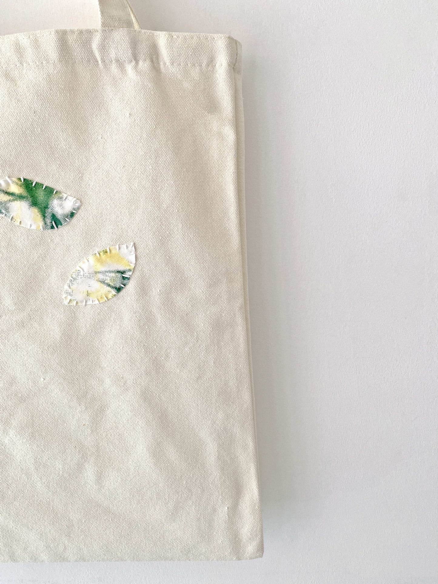 Minimalist Yet Artistic Canvas Bag For Everyday Use And Travel