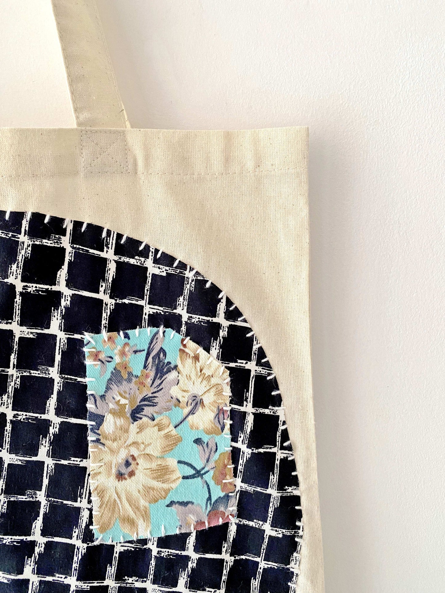 Handmade Fabric Patchwork Shoulder Bag for Creative Individuals