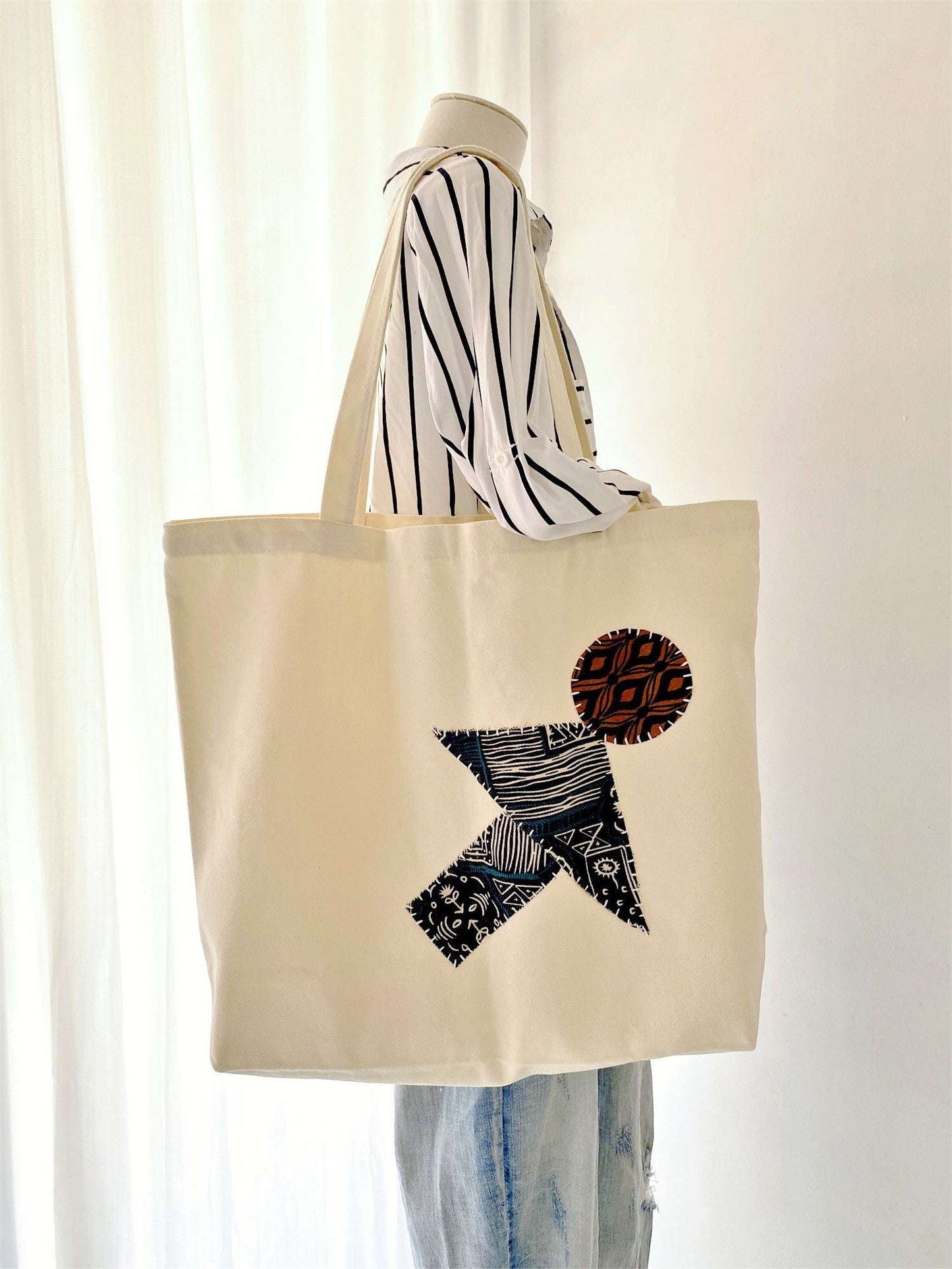 Elegant Handmade Shoulder Bag With Sustainable Materials And Creative Patterns