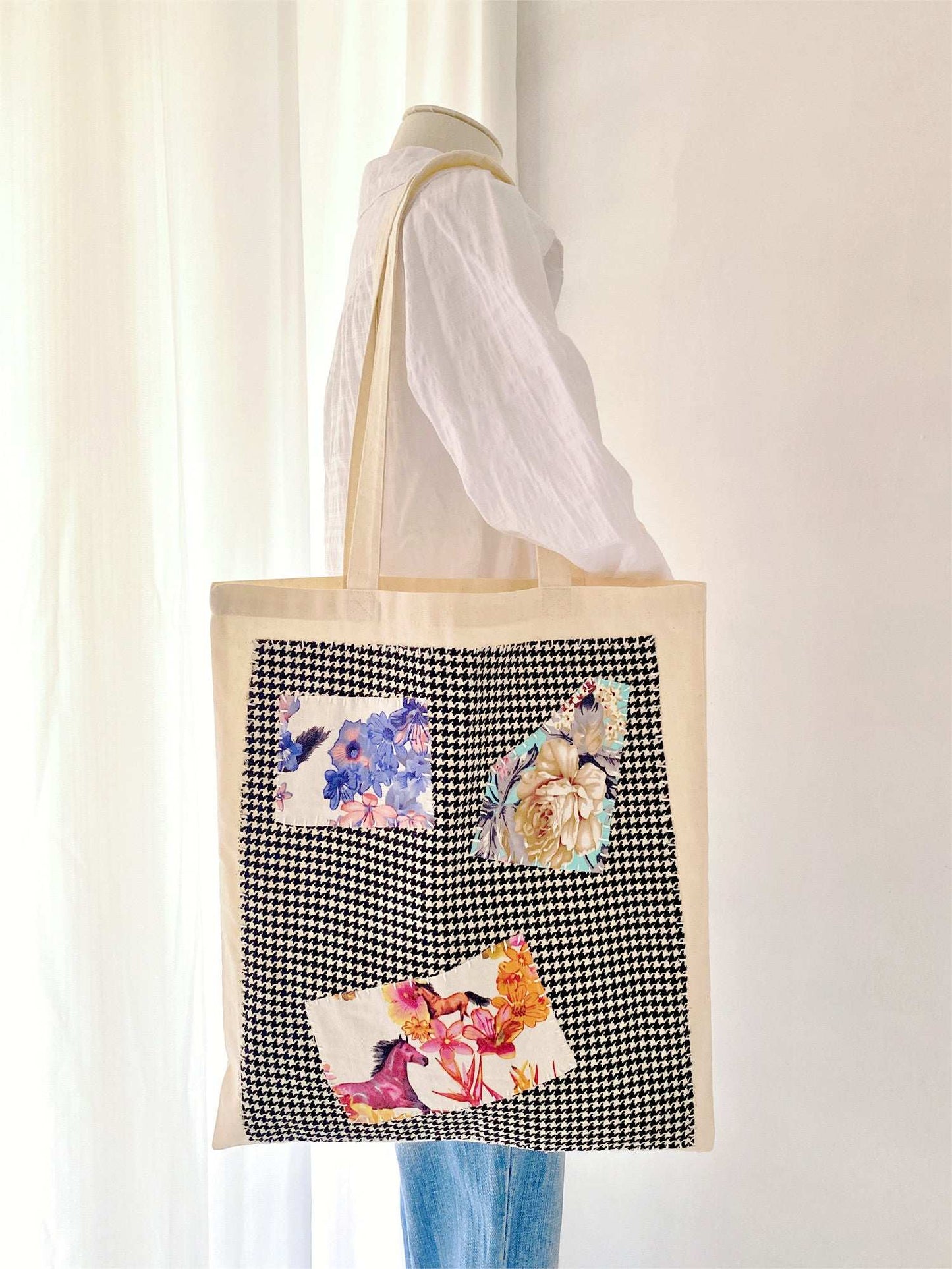 chic women’s tote bag with large capacity for work or travel