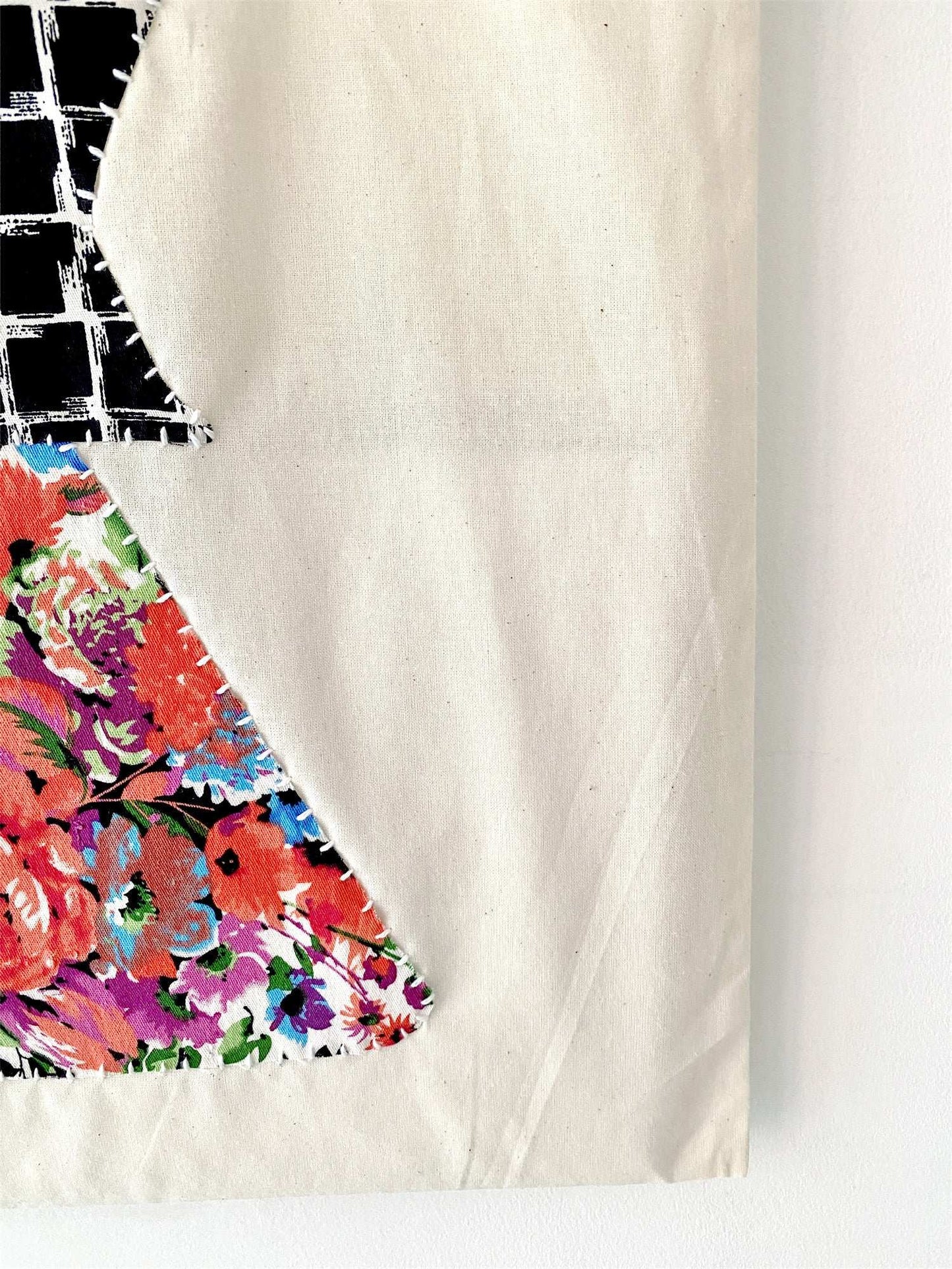 functional yet elegant women’s tote bag for streetwear inspired outfits