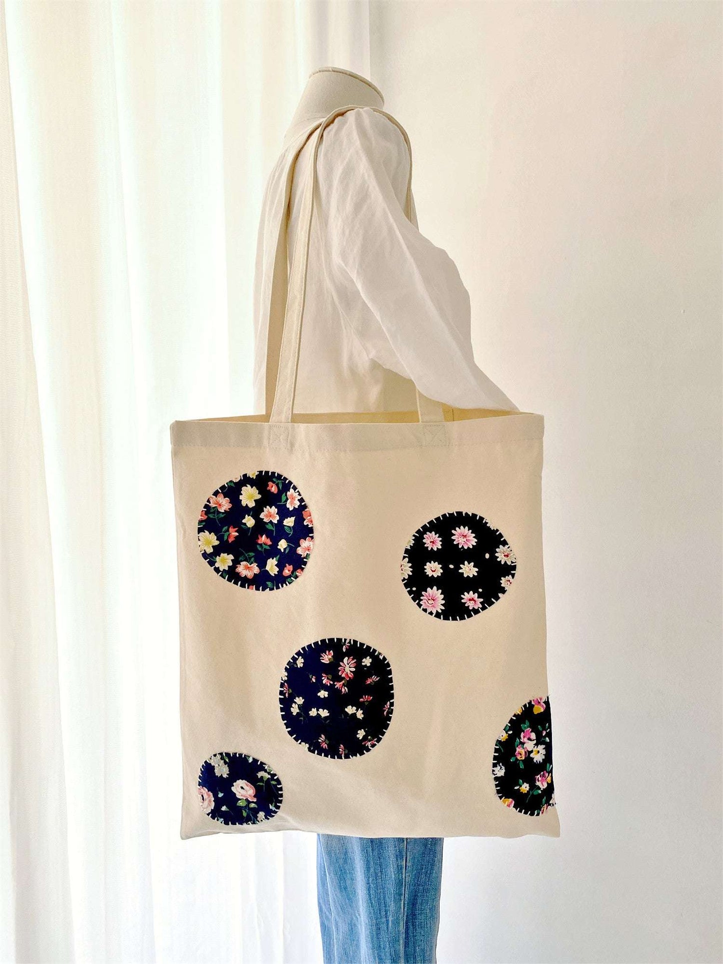 urban chic tote bag for women combining simplicity and function