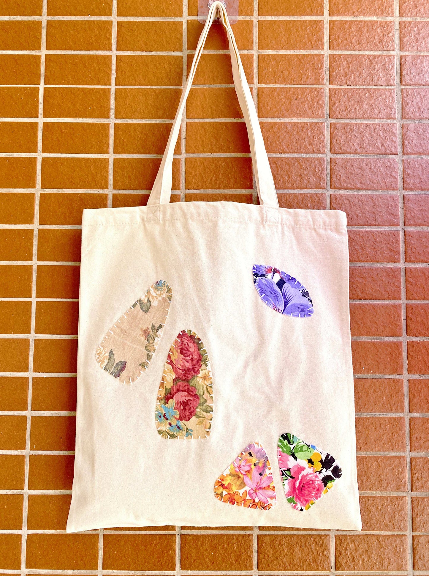 Minimalist yet artistic DIY cotton canvas bag for daily essentials
