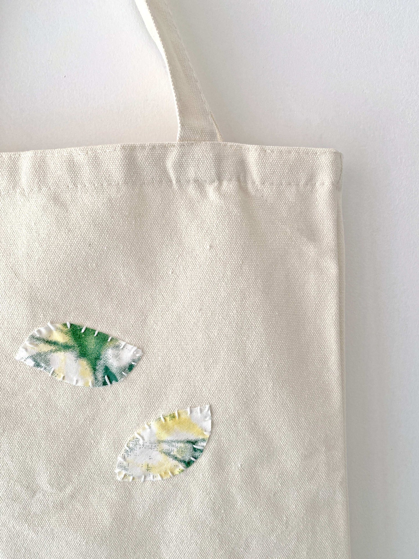 Trendy Reusable Shopping Bag With Artistic Hand-Stitched Motifs