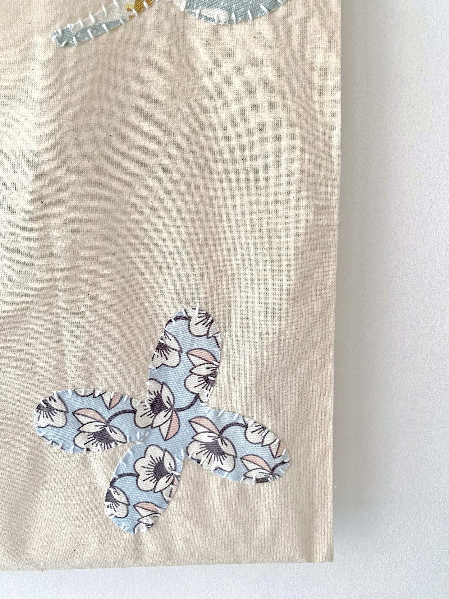 Creative Upcycled Fabric Tote Bag For Unique Shopping Experience