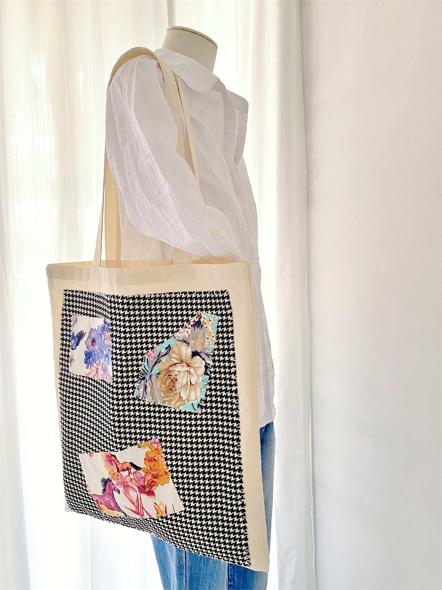 trendy large capacity women’s tote bag with modern design