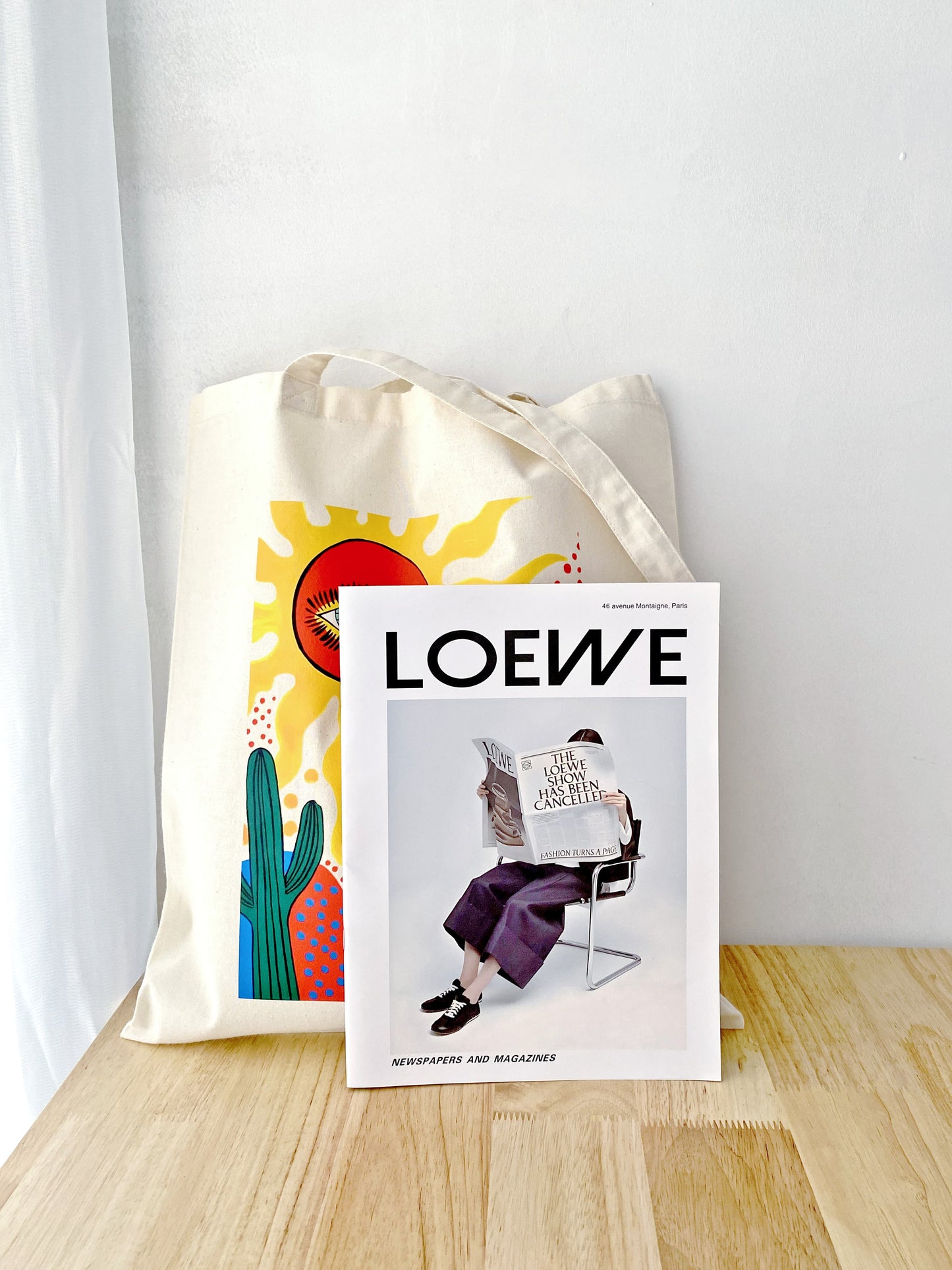 relaxed style tote bag for minimalist fashion