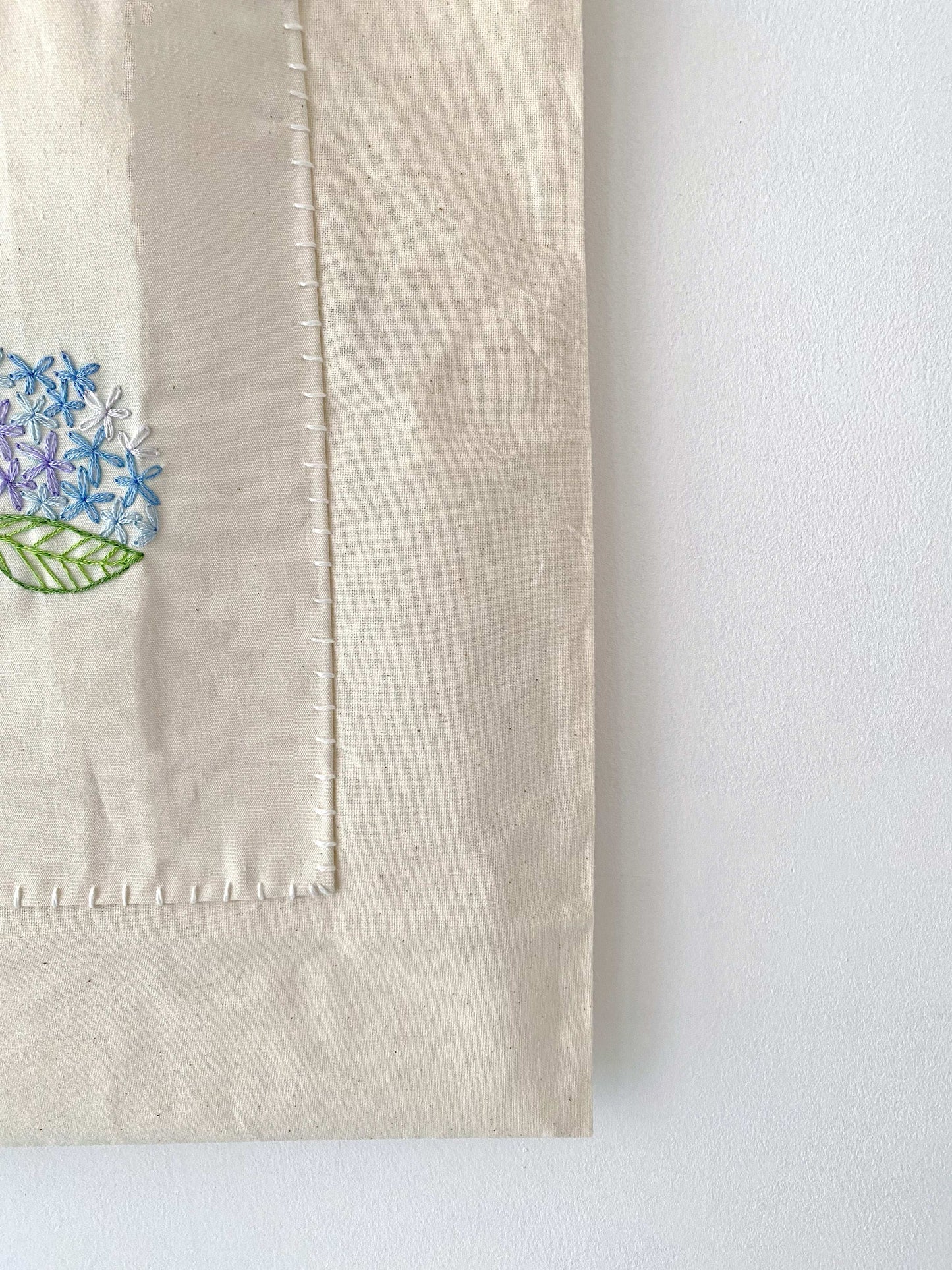 Natural fabric tote for conscious fashion
