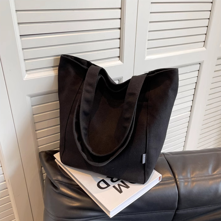 tote for artistic self-expression