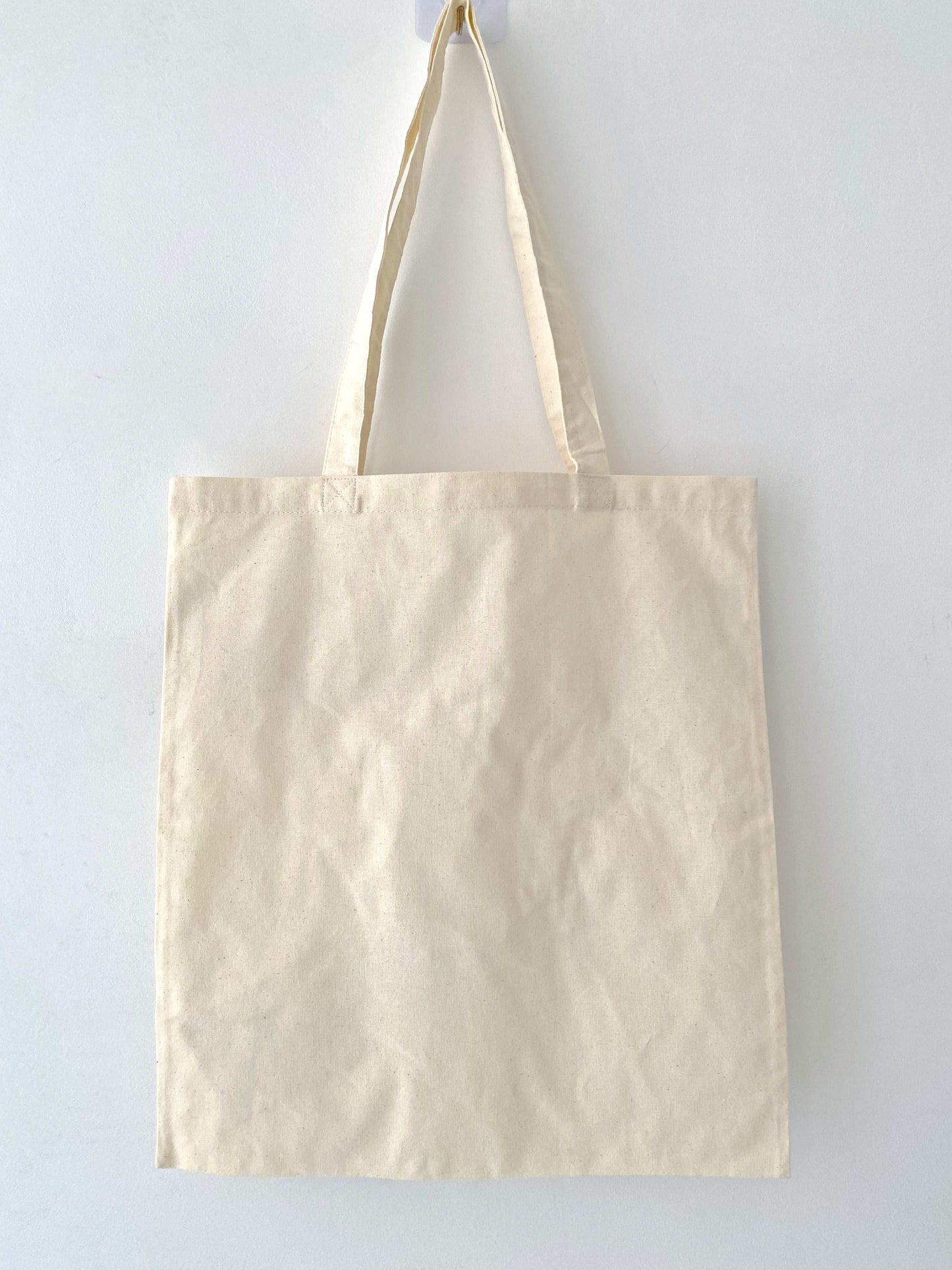 Natural materials tote for slow fashion