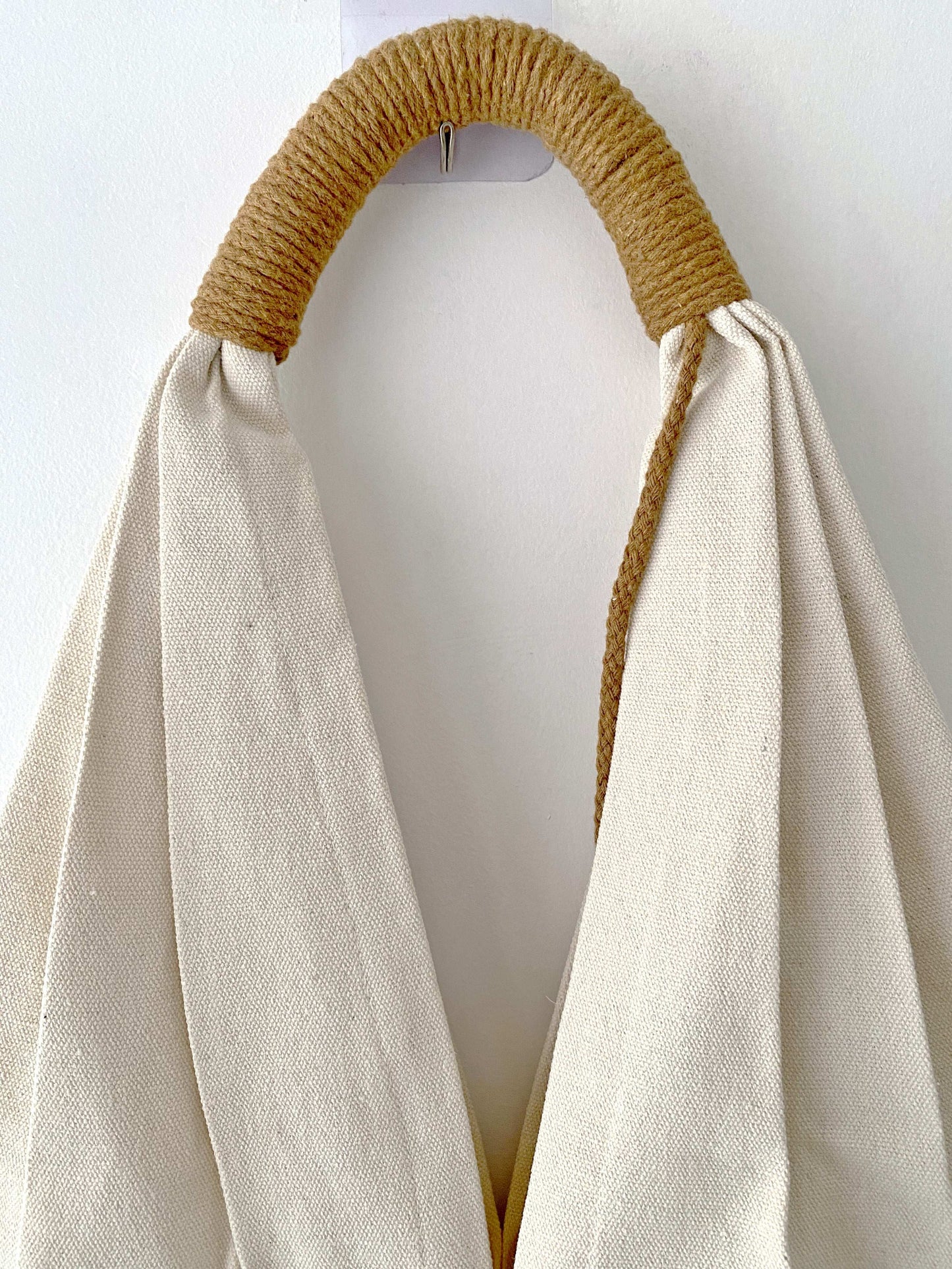 Canvas tote with artisanal embroidery and jute strap