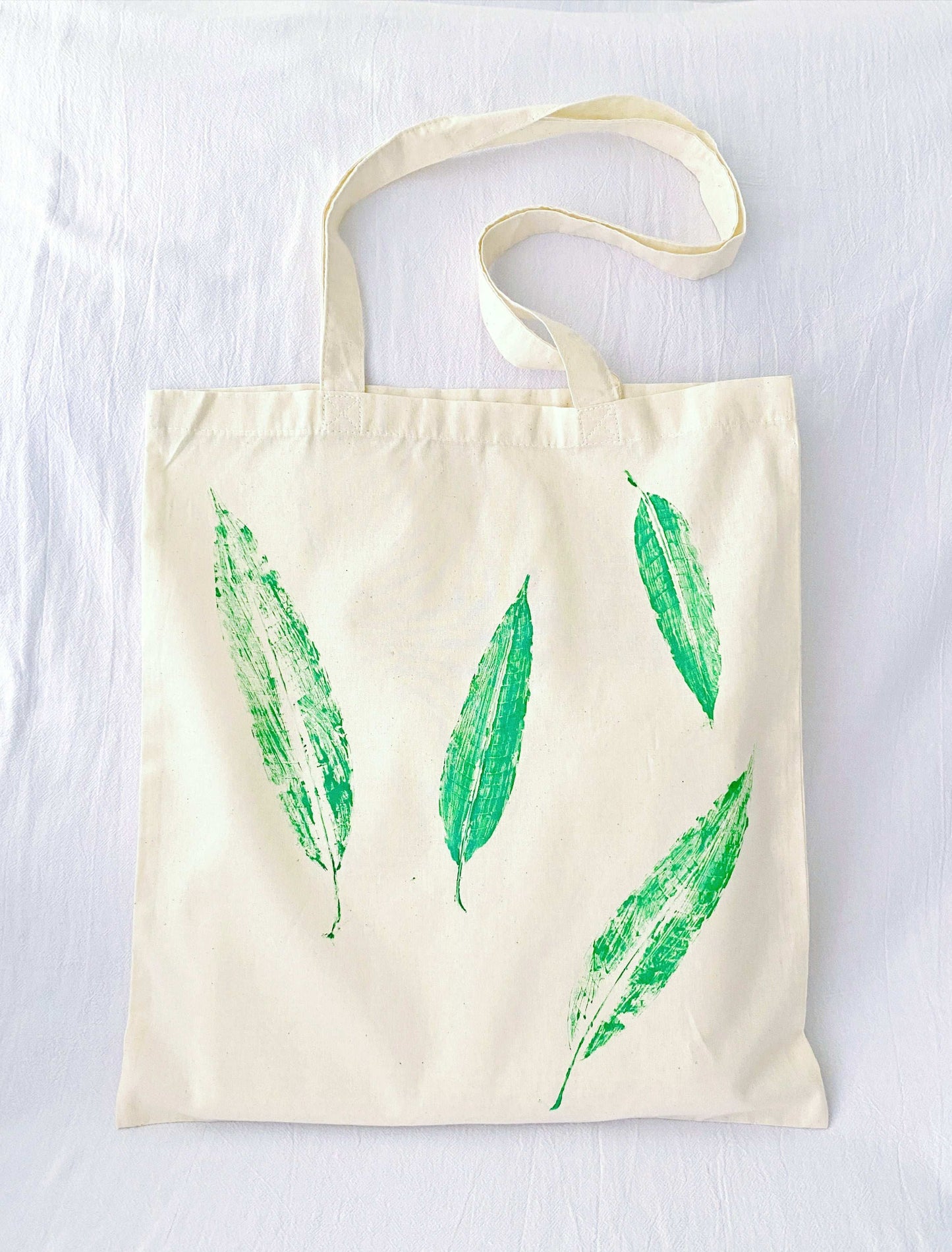 Slow fashion tote bag for women’s relaxed style