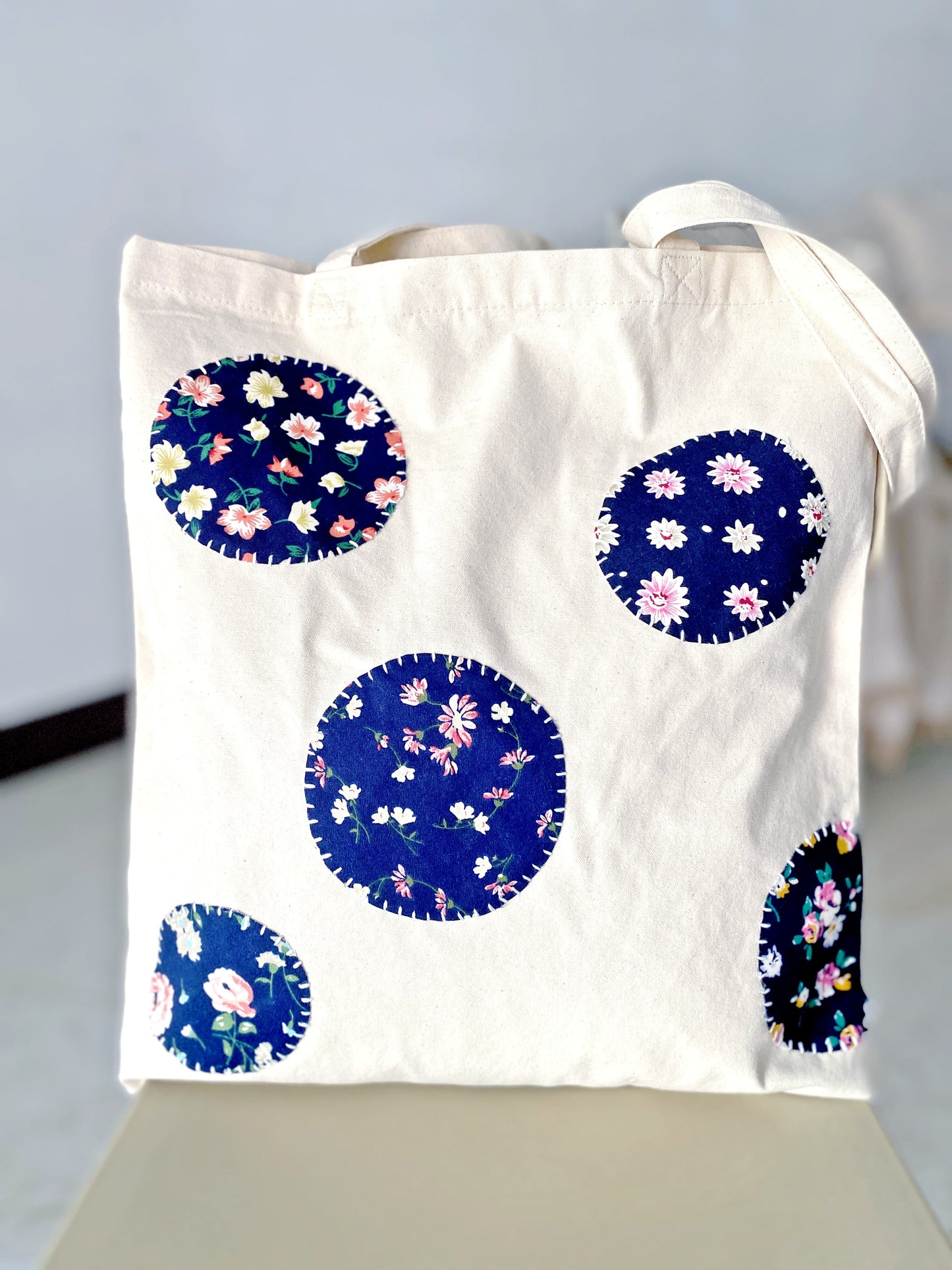eco-friendly shoulder tote for weekend markets