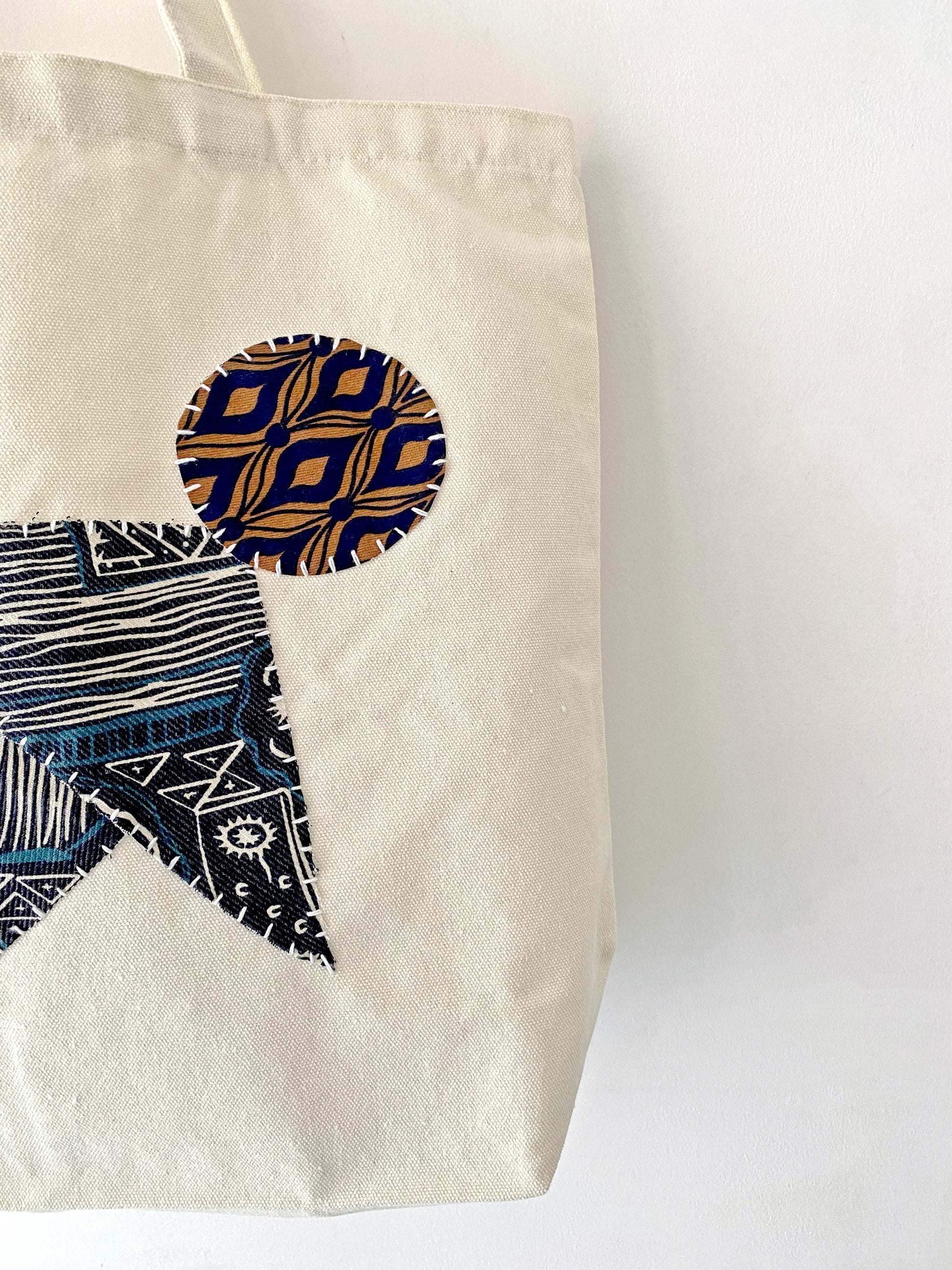 Stylish Eco-Friendly Canvas Shoulder Bag with Personalized Patchwork Design for Women
