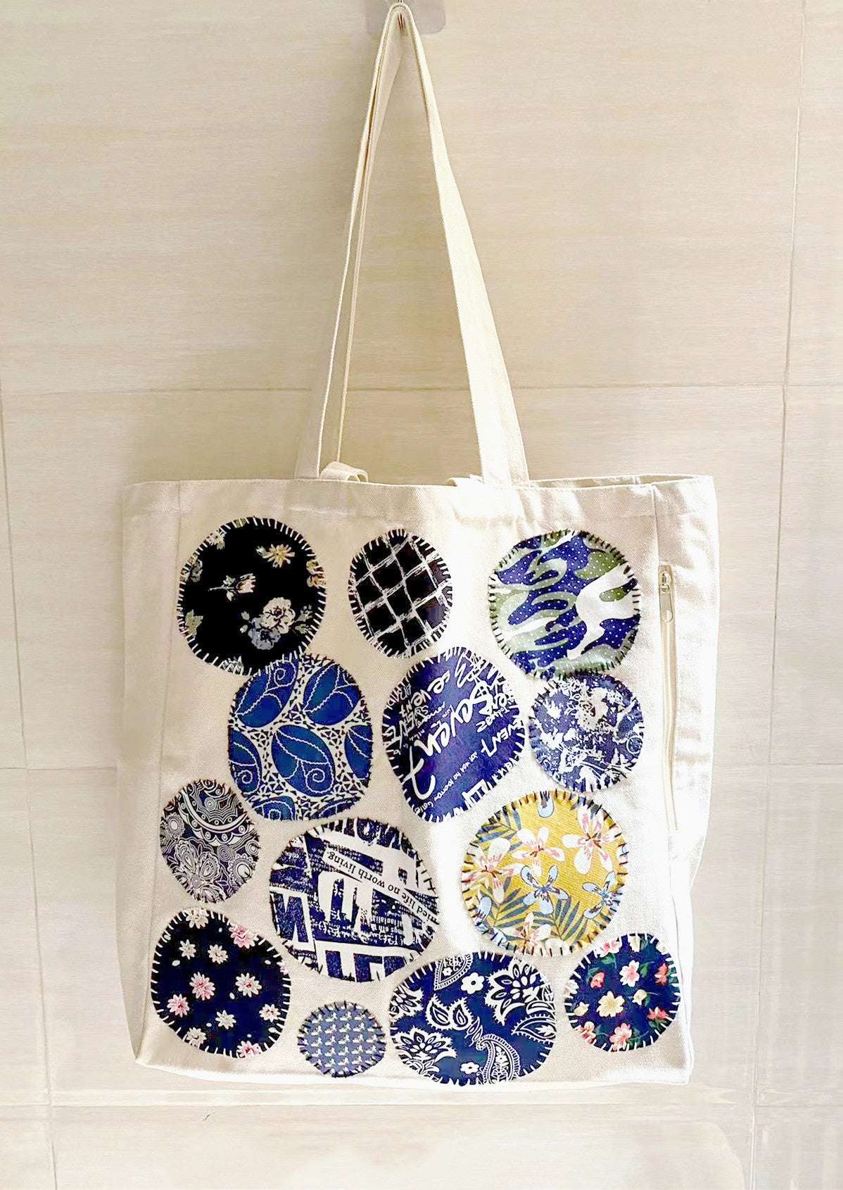 elegant shoulder bags for both formal and casual settings