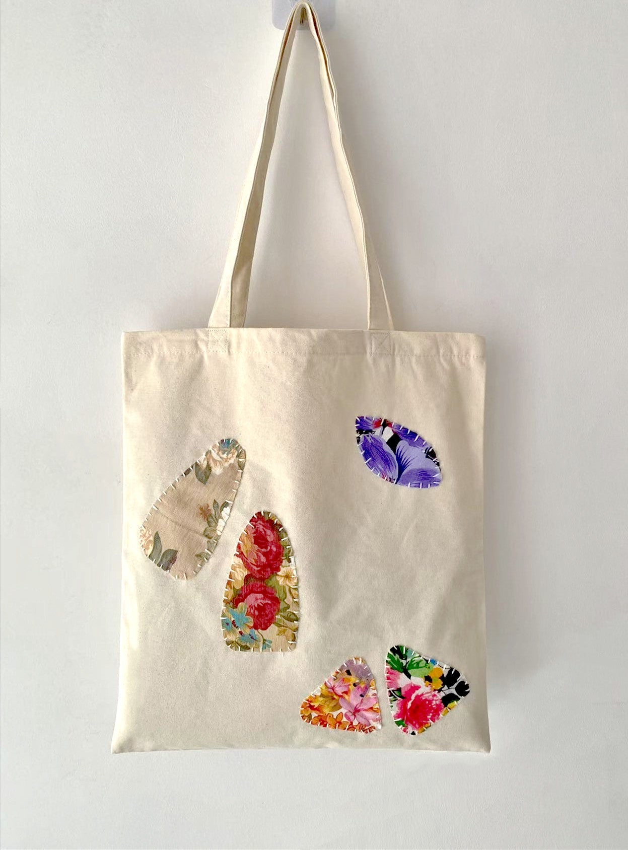 Large Capacity Handcrafted Eco-Friendly Canvas Tote Bag for Everyday Essentials