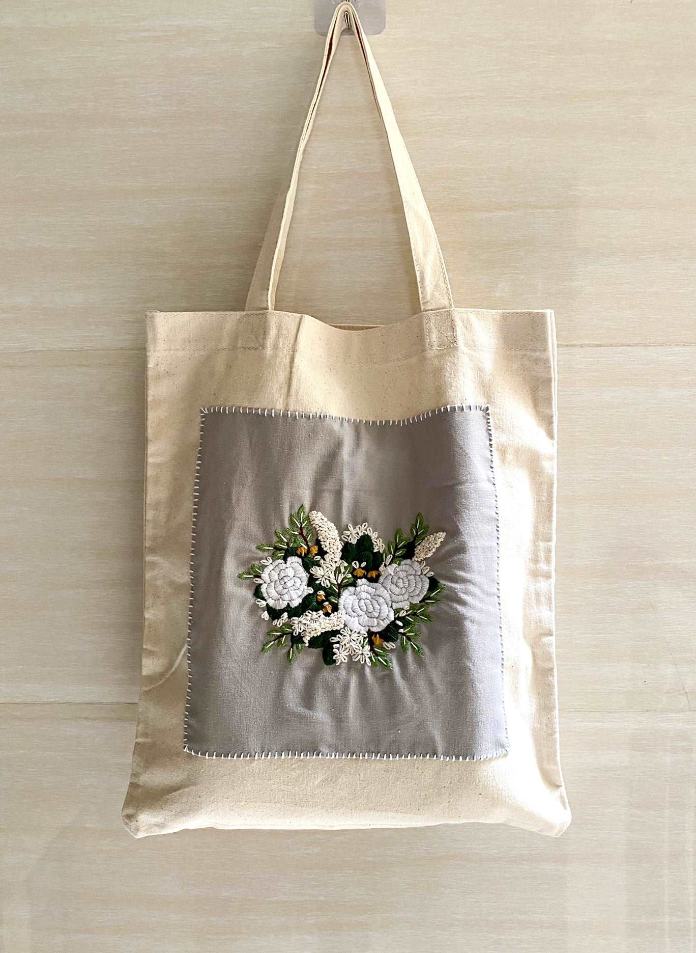 Eco-Friendly Large Capacity Canvas Tote Bag with Customizable Embroidery Design