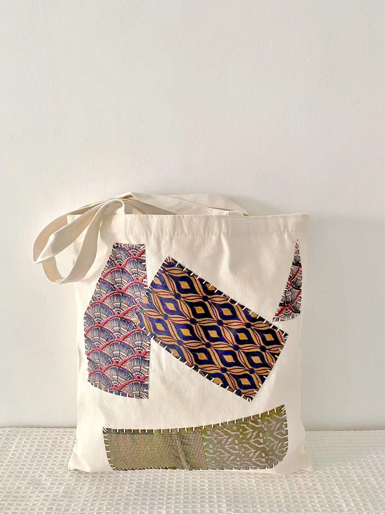 Personalized Creative Tote Bag With Handcrafted Patchwork Patterns