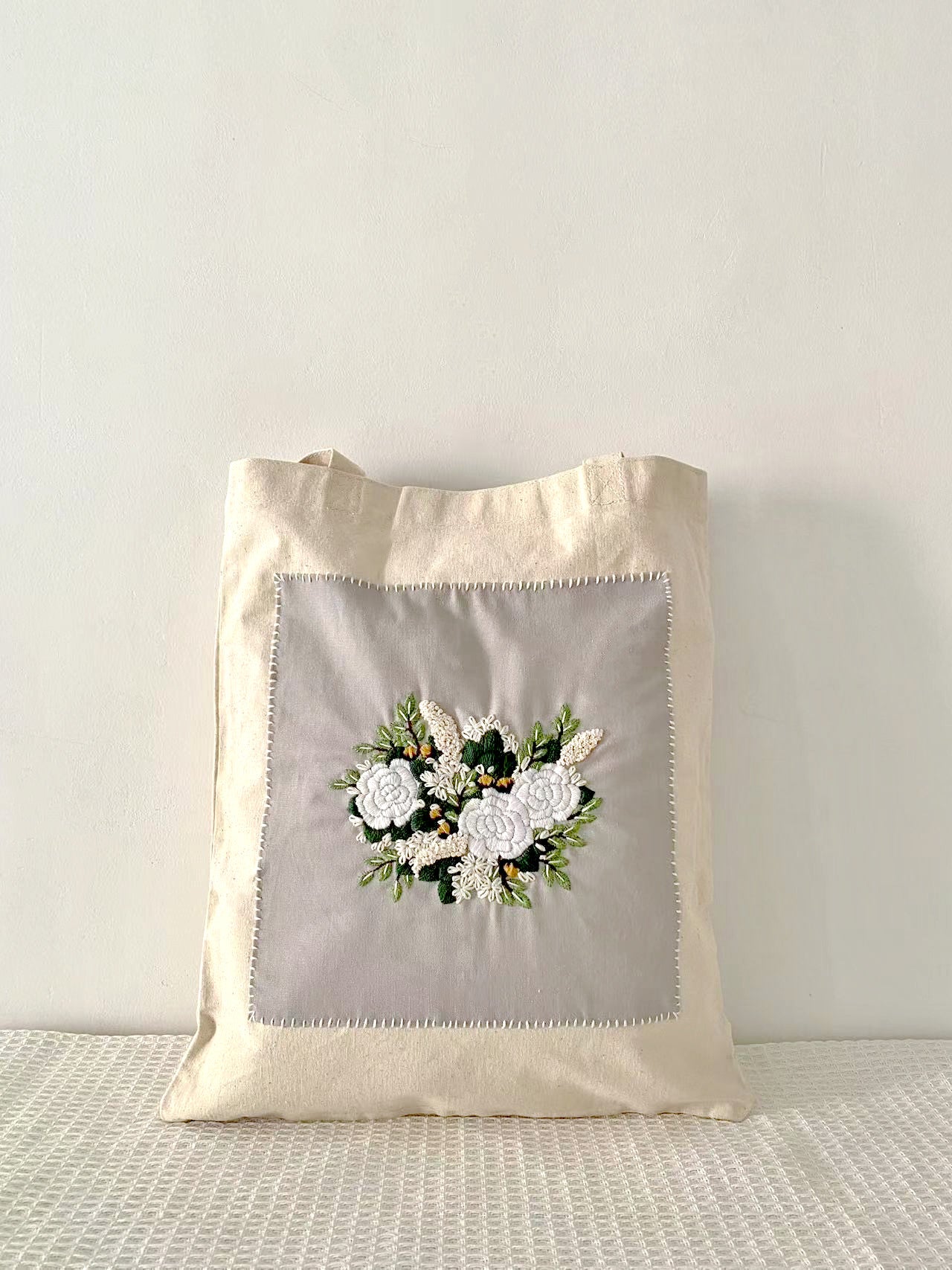 Minimalist Embroidery Canvas Bag for Daily Shopping Needs