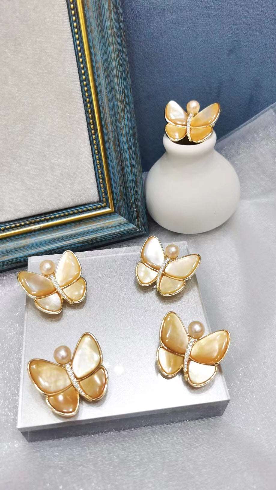 Handmade Pearl Butterfly Brooch woyaza