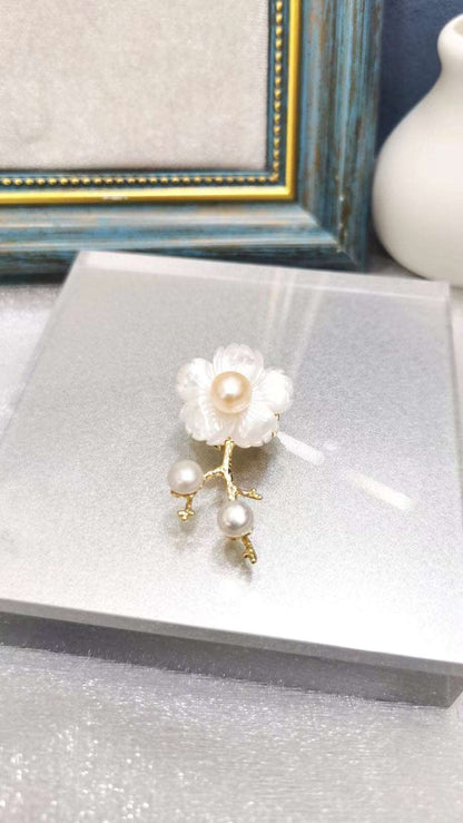 Handmade Pearl Flower Brooch woyaza