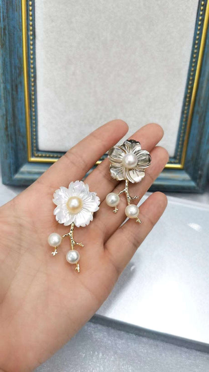Handmade Pearl Flower Brooch woyaza