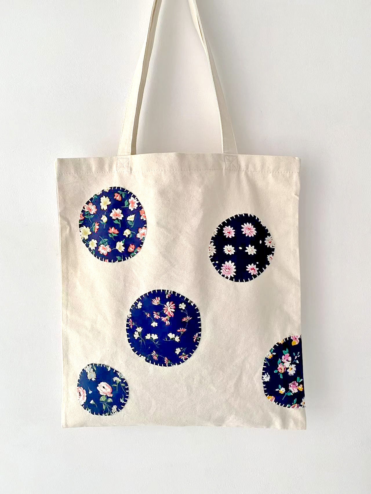 Large-Scale DIY Patchwork Canvas Tote for Sustainable Fashion