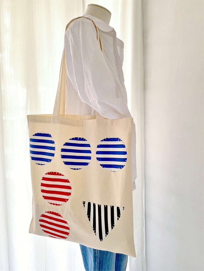 practical and fashionable shoulder bag for women’s daily activities