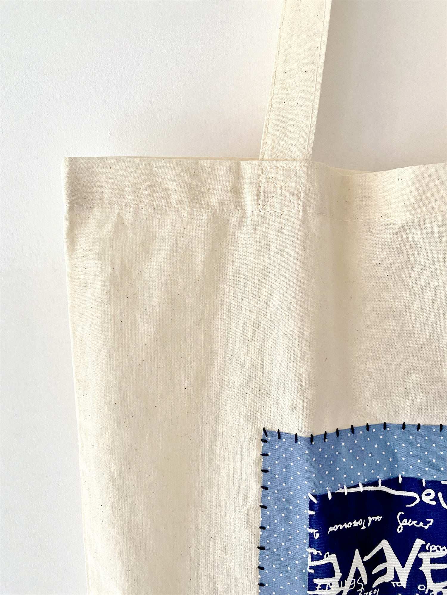 fashionable women’s tote handbag for shopping commuting and weekend trips