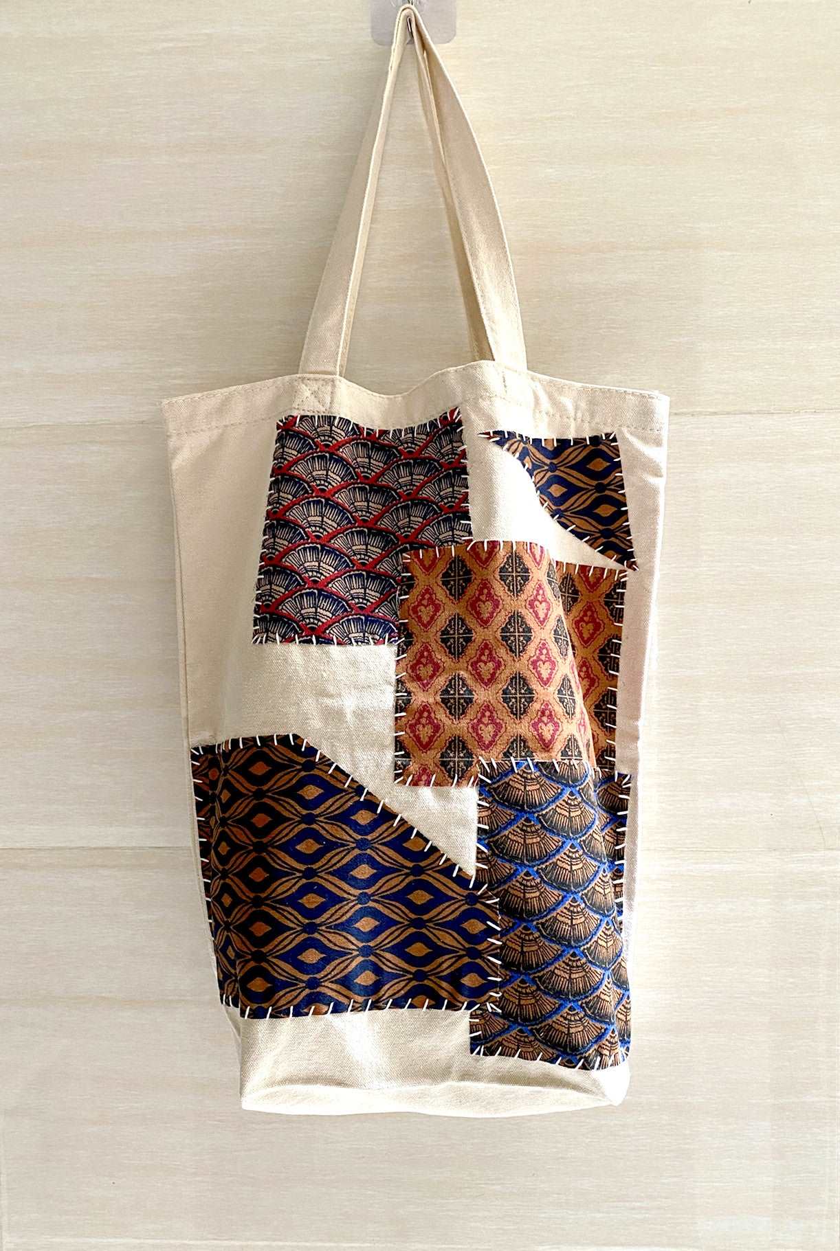 Eco-Friendly Canvas Shoulder Bag with Handmade Patchwork for Everyday Style