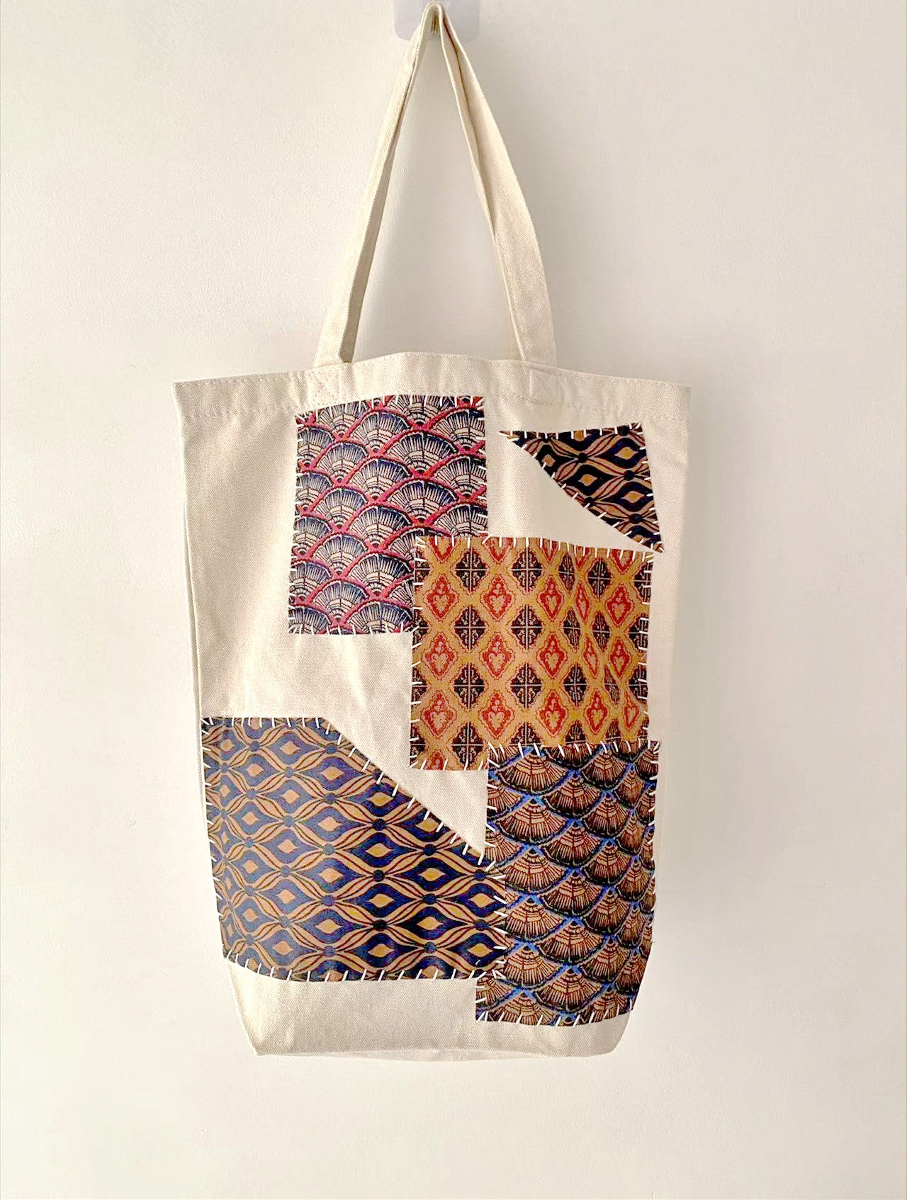 Unique Eco-Friendly Canvas Tote Bag for Daily Commutes and Shopping