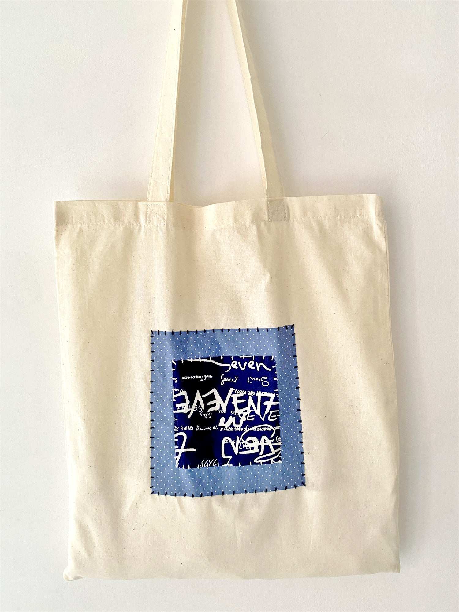 ultra lightweight women’s tote bag with wide shoulder strap for city walking