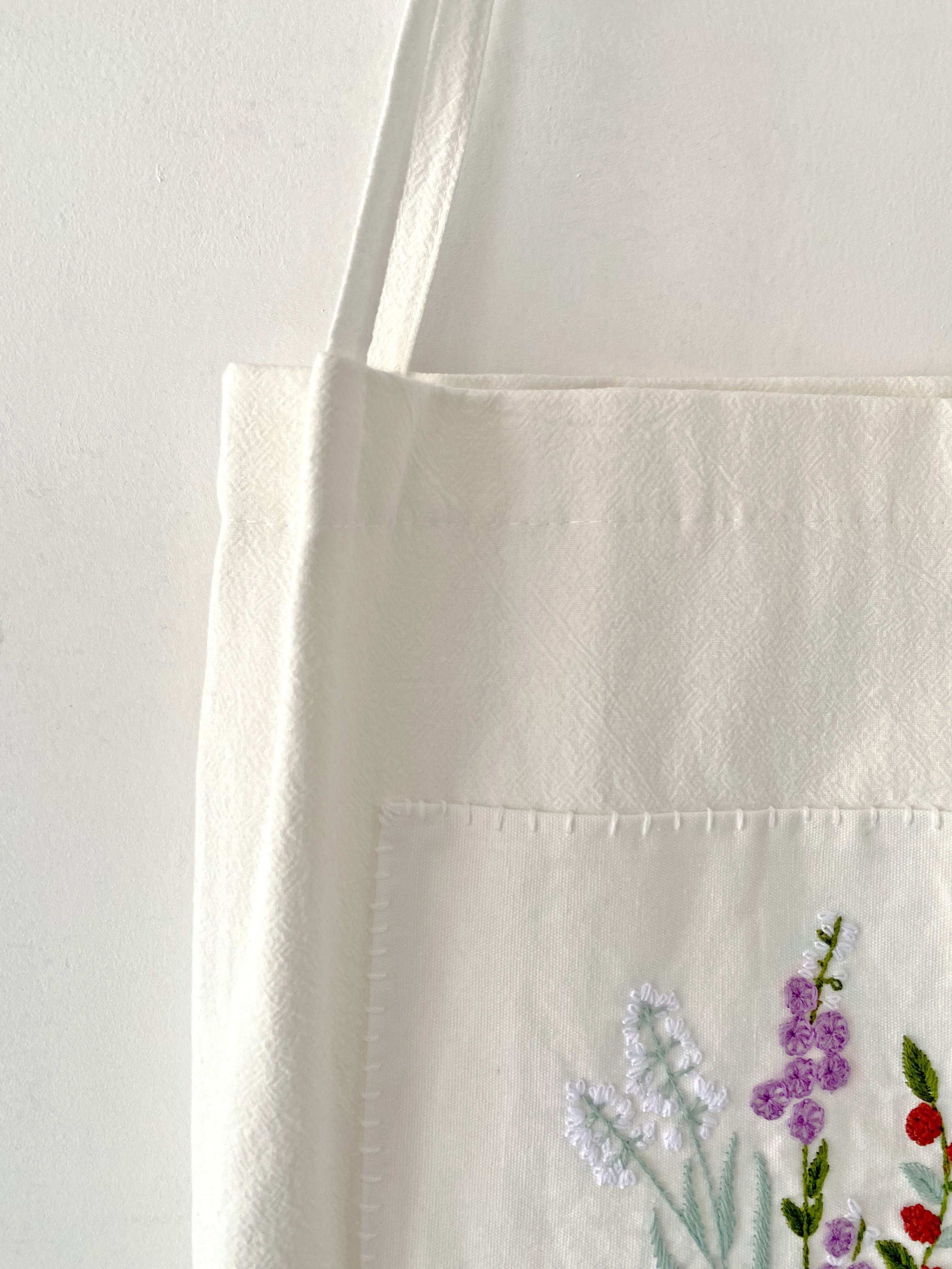 Minimalist Yet Artistic Embroidered Linen Purse for Everyday

