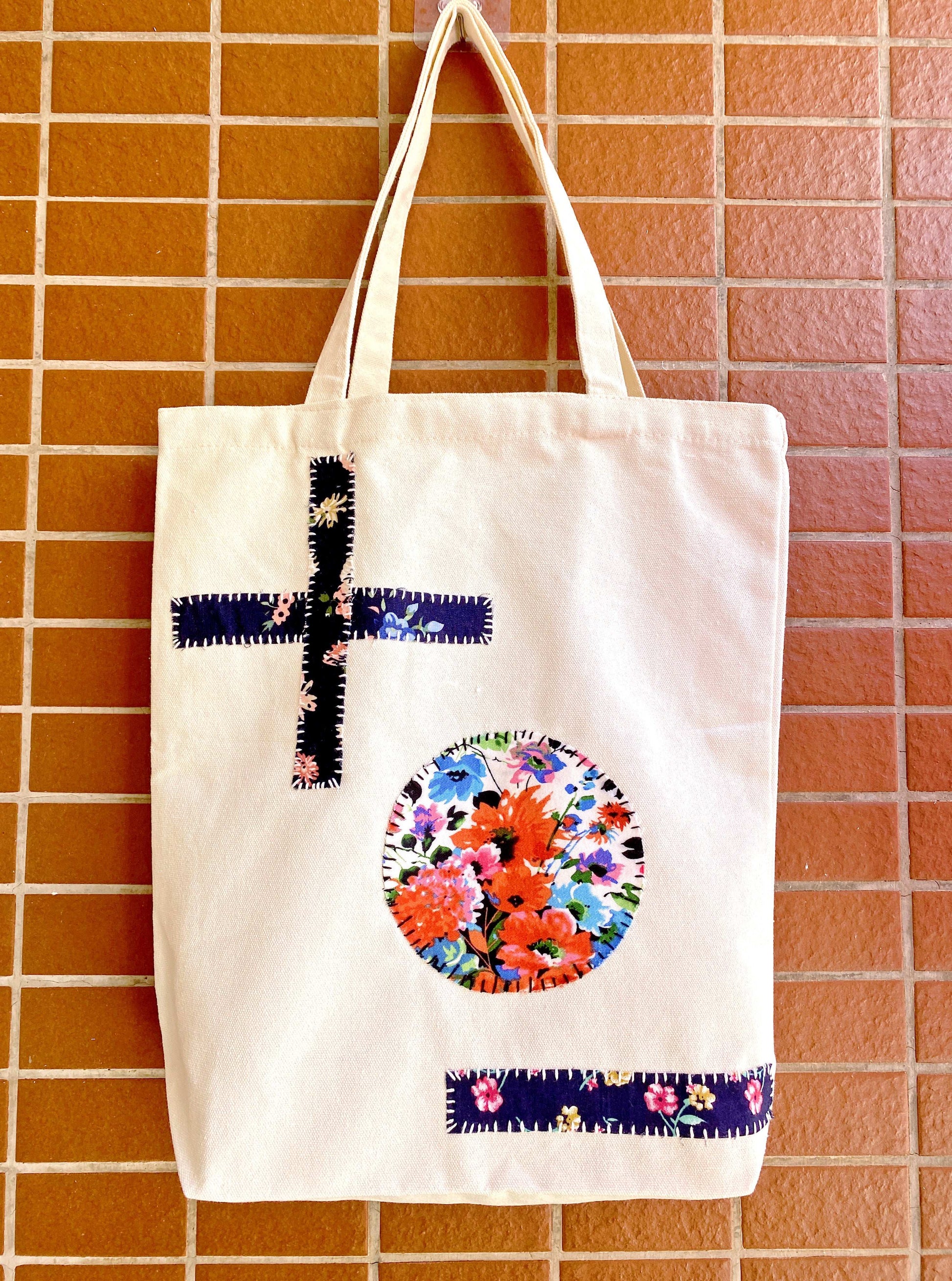 Gift ideas for craft lovers: DIY stitched cotton canvas shoulder bag