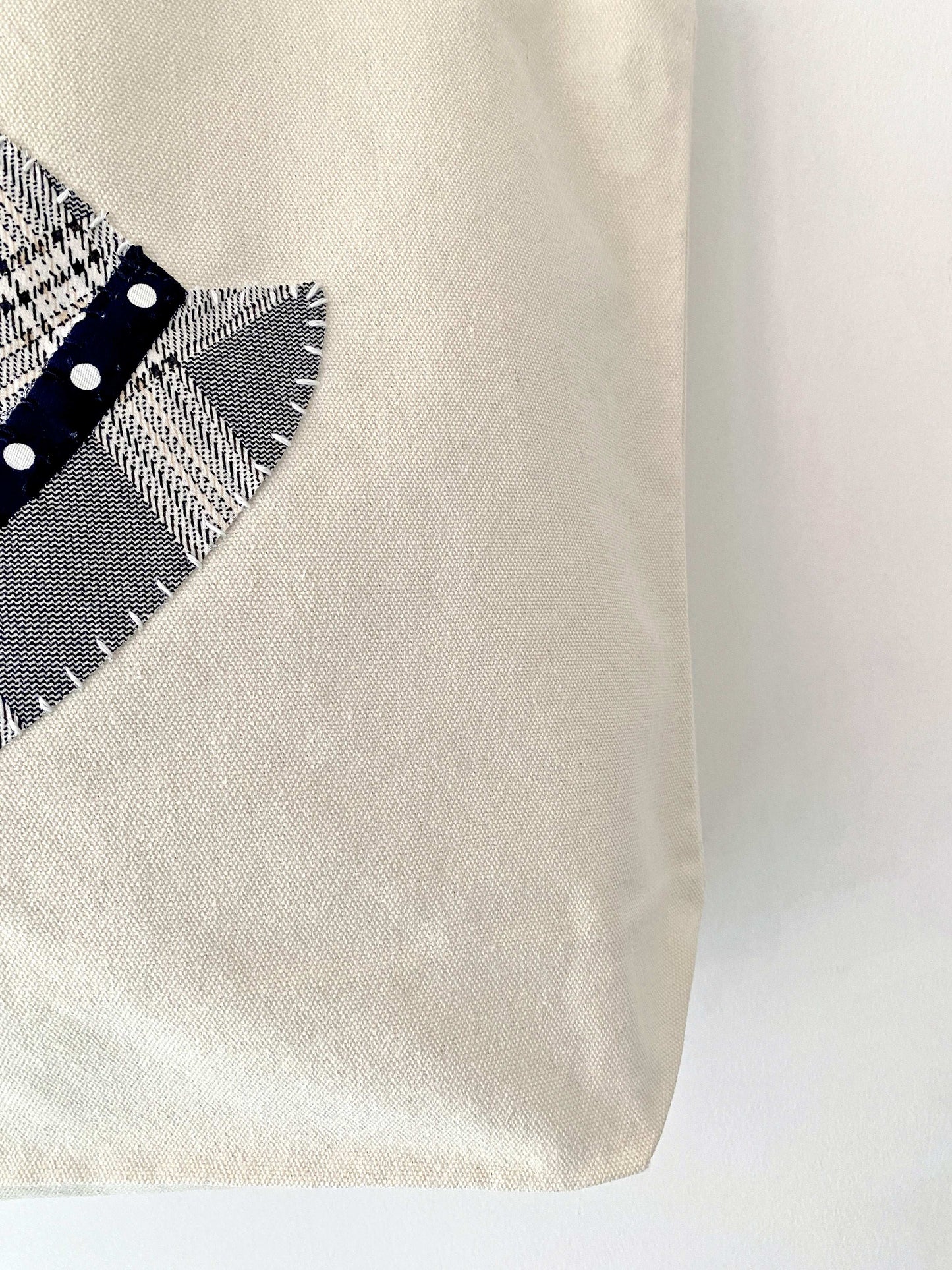 High-quality handmade canvas bag for sustainable and zero-waste lifestyle