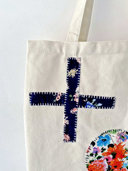 relaxed shoulder bag for spring markets and outdoor cafés