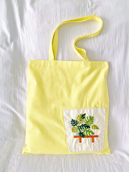 spacious everyday bag with unique floral details