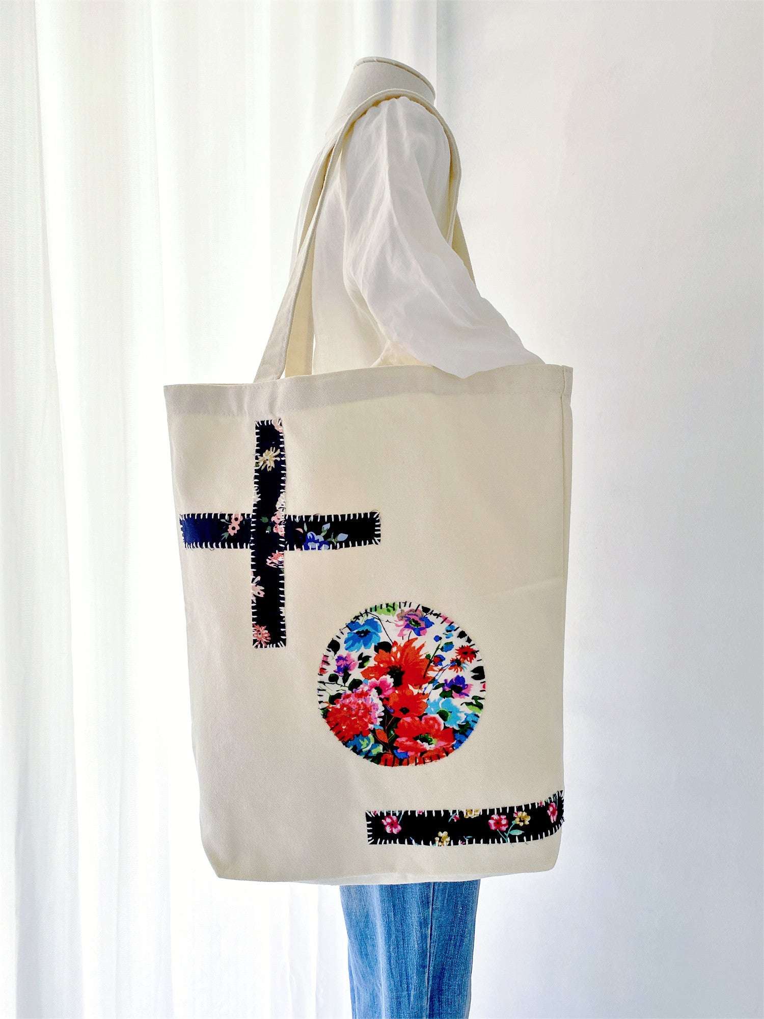 elegant casual tote for urban slow living and weekend escapes