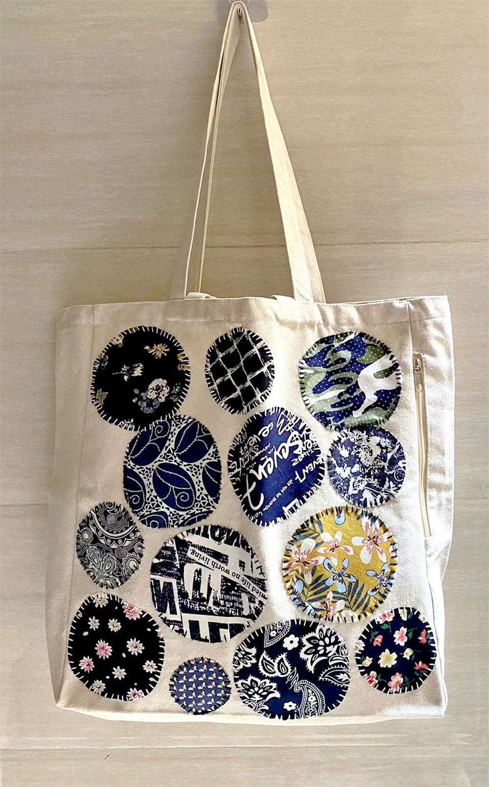 Durable Large Capacity Tote Bag Featuring DIY Handmade Patchwork Patterns for Everyday Use