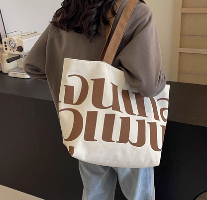 Fashionable and Durable Canvas Tote Bag for Shopping and Casual Outings